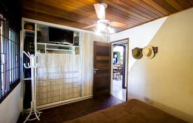 Imagem 16: Charmoso sítio. Piscina, Churrasqueira, VarandaeÁrea de serviço