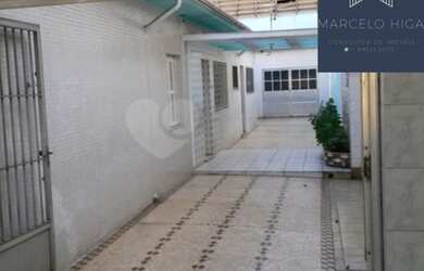 Imagem: A casa possui 2 Dormitórios, 2 Banheiros, 5 Vagas na garagem