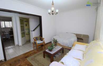 Imagem 1: Sobradão ao lado do metrô