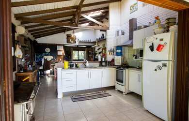 Imagem 13: Charmoso sítio. Piscina, Churrasqueira, VarandaeÁrea de serviço