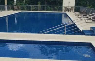 Imagem: O apartamento possui 2 Dormitórios, 1 Banheiro, 1 Vaga na garagem