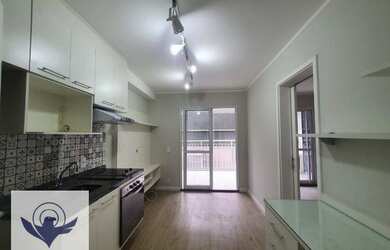 Imagem: O apartamento possui 1 Dormitório, 1 Banheiro, 1 Vaga na garagem