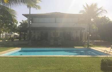 Imagem: A casa possui 5 Dormitórios, 5 Banheiros, 1.500m² de Área