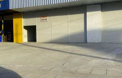 Imagem: O depósito possui 2 Vagas na garagem, 200m² de Área e está