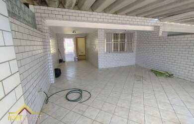 Imagem: O depósito possui 3 Vagas na garagem, 117m² de Área e está