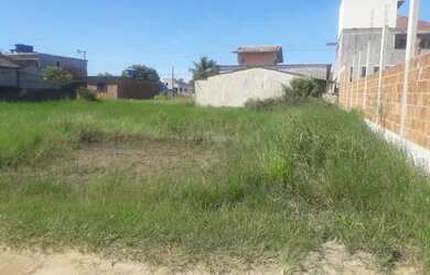 Imagem: O terreno possui 300m² de Área e está localizado em Unamar