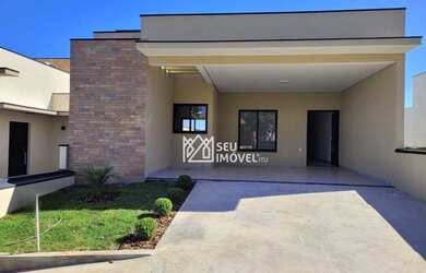 Imagem: A casa em condomínio possui 3 Dormitórios, 3 Banheiros, 2