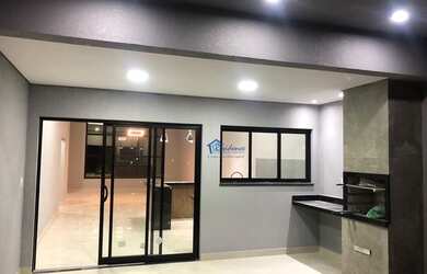 Imagem: A casa em condomínio possui 3 Dormitórios, 2 Banheiros, 4