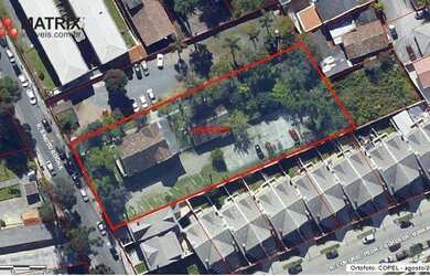 Imagem: O terreno possui 2.392m² de Área e está localizado em Cristo