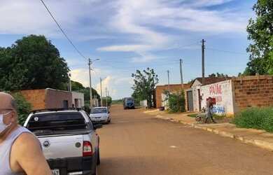 Imagem: O terreno possui 360m² de Área e está localizado em Porto