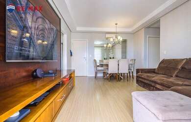 Imagem: O apartamento possui 4 Dormitórios, 2 Banheiros, 1 Vaga na