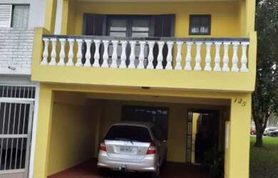 Imagem: A casa em condomínio possui 3 Dormitórios, 3 Banheiros, 2