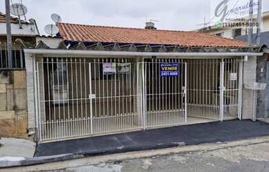 Imagem: A casa possui 2 Dormitórios, 2 Banheiros, 2 Vagas na garagem