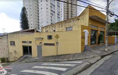 Imagem: O depósito possui 4 Vagas na garagem, 273m² de Área e está