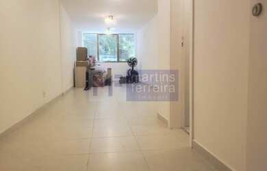 Imagem: O depósito possui 1 Vaga na garagem, 35m² de Área e está