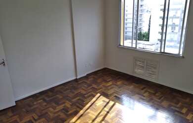 Imagem: O apartamento possui 2 Dormitórios, 2 Banheiros, 70m² de Área