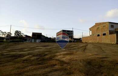 Imagem: O terreno possui 220m² de Área e está localizado em Dom