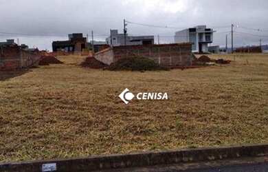 Imagem: O terreno possui 332m² de Área e está localizado em Villaggio