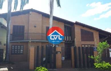 Imagem: A casa possui 5 Dormitórios, 2 Banheiros, 720m² de Área e