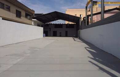 Imagem: O depósito possui 5 Vagas na garagem, 470m² de Área e está