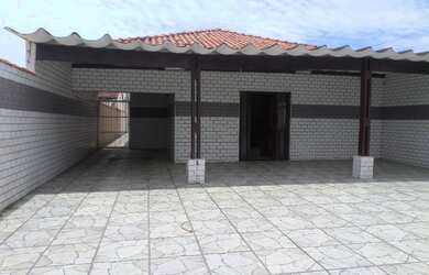 Imagem: A casa e possui 5 Dormitórios, Suítes, 4 Banheiros, 4 Vagas