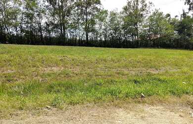 Imagem: O terreno possui 450m² de Área e está localizado em Porangaba