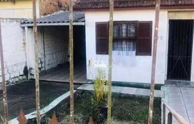 Imagem: A casa possui 2 Dormitórios, 1 Banheiro, 1 Vaga na garagem