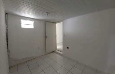 Imagem: A casa possui 1 Dormitório, 1 Banheiro, 60m² de Área e está