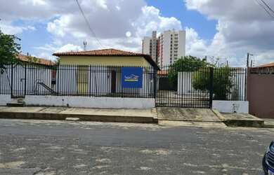 Imagem: A casa possui 5 Dormitórios, 4 Banheiros, 3 Vagas na garagem