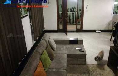 Imagem: A casa possui 4 Dormitórios, 1 Banheiro, 3 Vagas na garagem