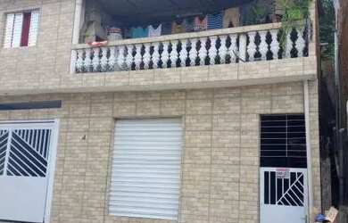 Imagem: A casa possui 3 Dormitórios, 3 Banheiros, 2 Vagas na garagem