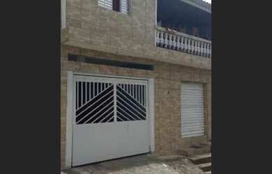 Imagem: A casa possui 3 Dormitórios, 3 Banheiros, 2 Vagas na garagem