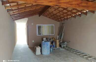 Imagem: A casa possui 3 Dormitórios, 4 Banheiros, 3 Vagas na garagem