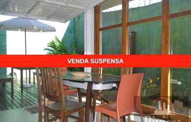 Imagem: A casa possui 3 Dormitórios, 4 Banheiros, 3 Vagas na garagem