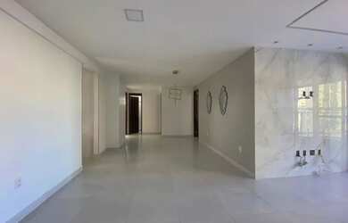 Imagem: O apartamento possui 3 Dormitórios, 2 Banheiros, 3 Vagas na