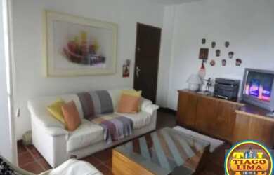 Imagem: O apartamento possui 3 Dormitórios, 1 Banheiro, 2 Vagas na