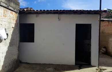 Imagem: A casa possui 1 Dormitório, 1 Banheiro, 32m² de Área e está