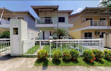 Imagem: A casa em condomínio possui 5 Dormitórios, 4 Banheiros, 2