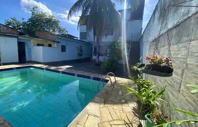 Imagem: A casa para alugar possui 4 Dormitórios, 5 Banheiros, 1 Vaga