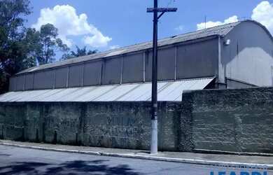 Imagem: O depósito possui 1.300m² de Área e está localizado em