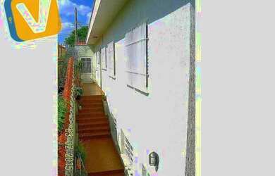 Imagem: A casa possui 3 Dormitórios, 3 Banheiros, 2 Vagas na garagem