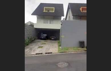 Imagem 2: CASA A VENDA ALTO PADRAO EM CONDOMINIO FECHADO DE ARUJA CONFIRA