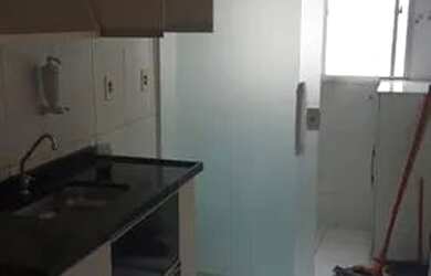 Imagem: O apartamento possui 2 Dormitórios, 1 Banheiro, 1 Vaga na garagem