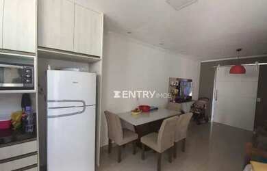 Imagem: A casa possui 2 Dormitórios, 3 Banheiros, 3 Vagas na garagem