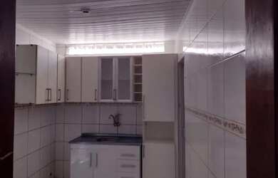 Imagem: A casa possui 2 Dormitórios, 1 Banheiro e está localizado