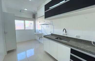 Imagem: O apartamento possui 2 Dormitórios, 1 Banheiro, 2 Vagas na