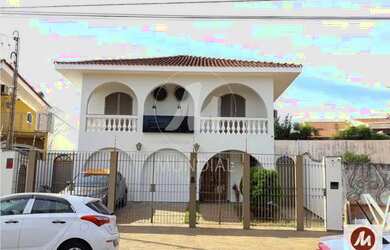 Imagem: O depósito possui 4 Vagas na garagem, 490m² de Área e está