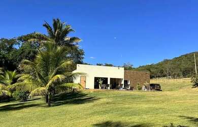 Imagem: A fazenda possui 12000m² de Área e está localizado em Abadiânia