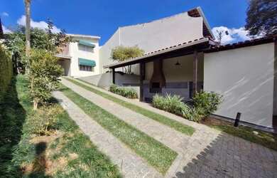 Imagem: A casa em condomínio possui 3 Dormitórios, 3 Banheiros, 5