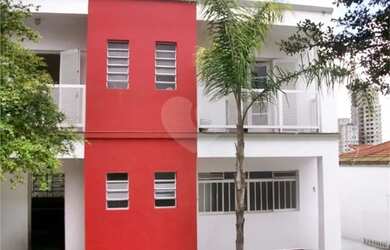 Imagem: A casa possui 2 Dormitórios, 4 Banheiros, 5 Vagas na garagem